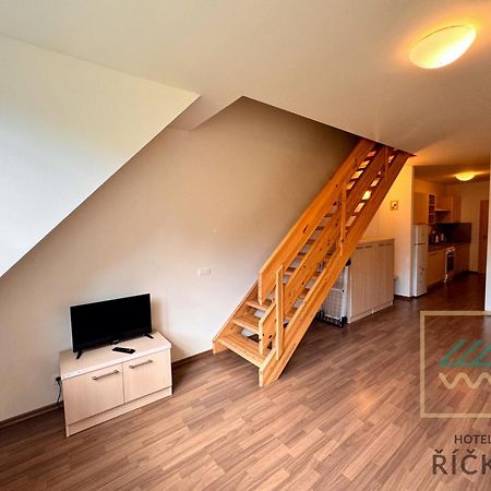 Apartmány Říčky - Hotel Říčky Ricky (Hradec Kralove) Exterior foto